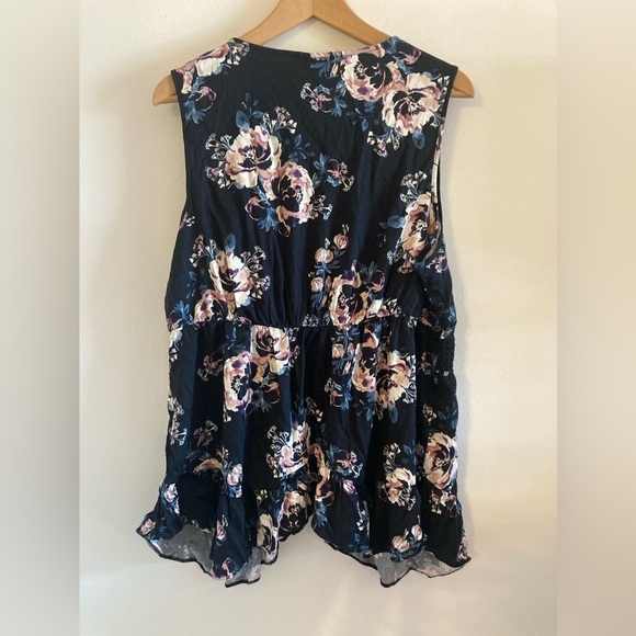 Torrid Top 2 Floral Sleeveless Boho Eyelet Trim Tasseled - Picture 2 of 8